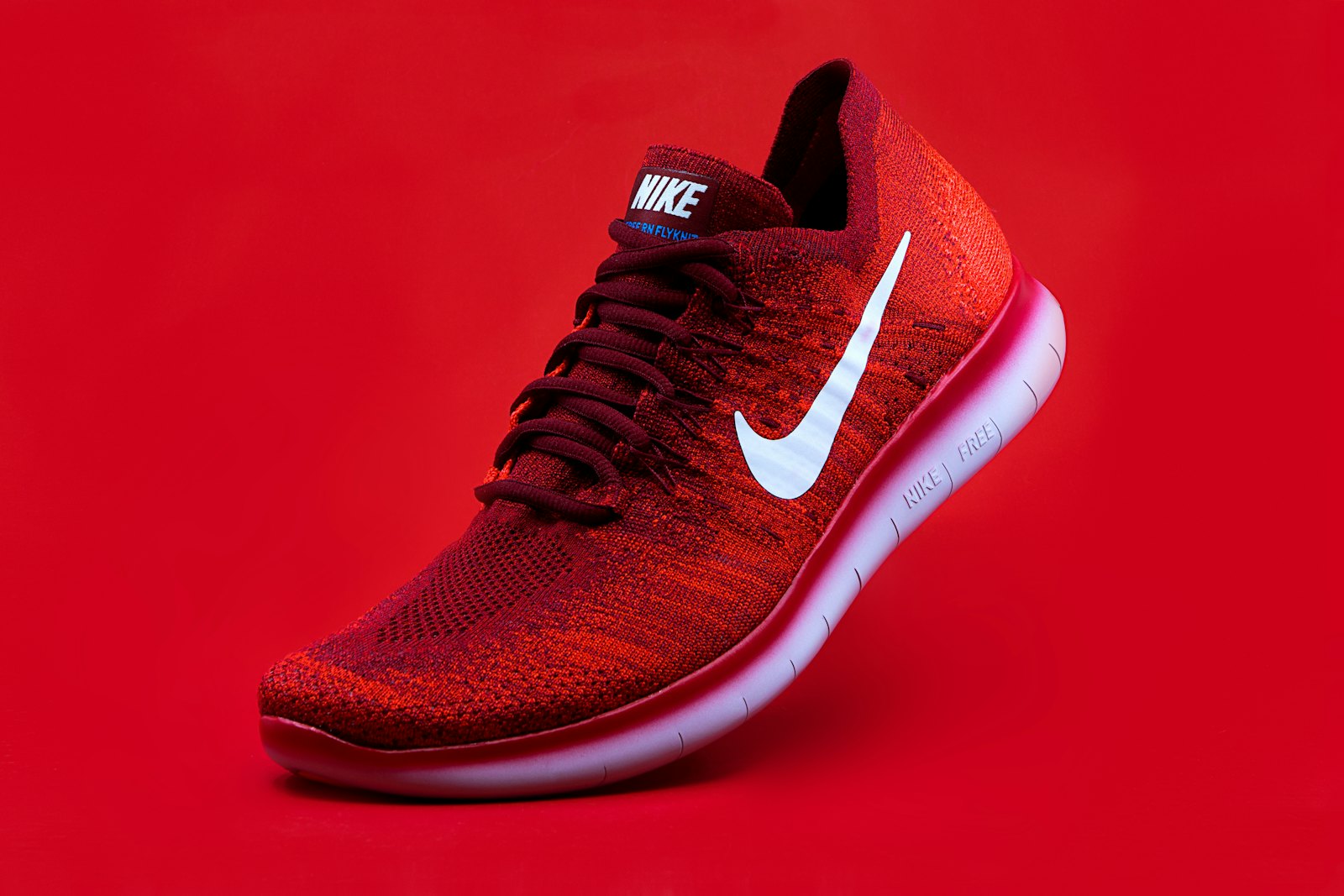 NIKE